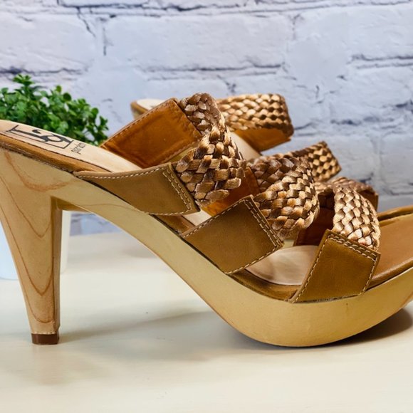 Pilar Abril Heels - Picture 2 of 6